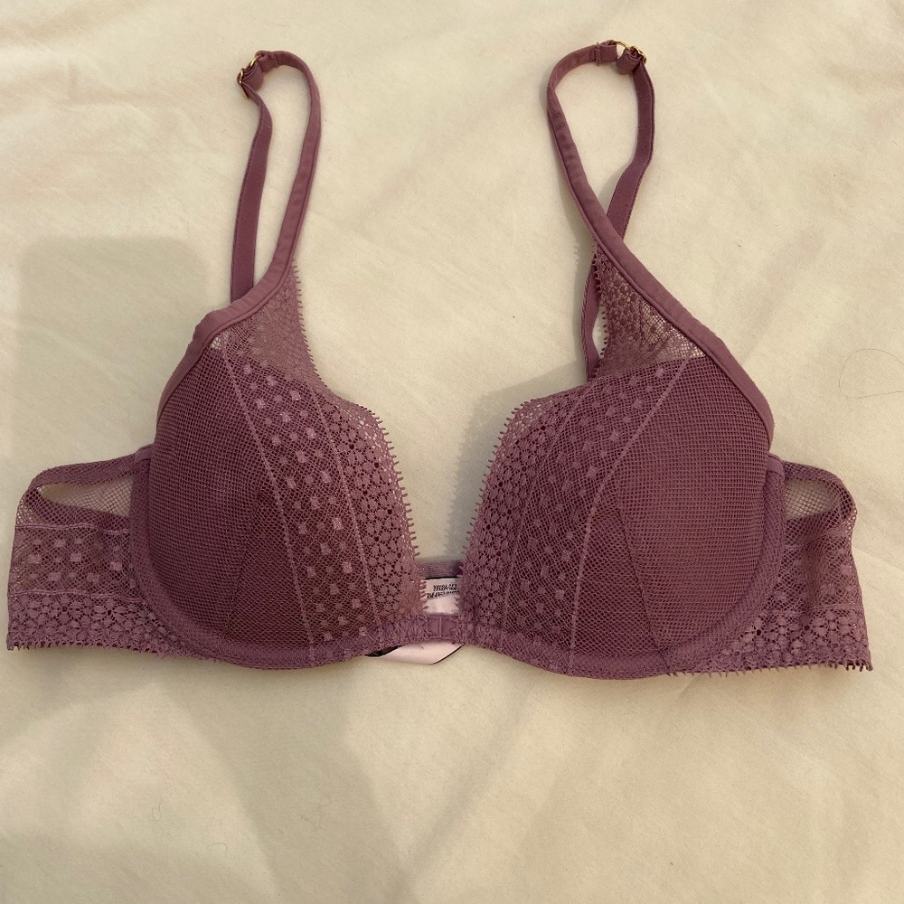 VICTORIA’S SECRET BRA, SIZE 34B, Mauve Color, Plunge, Style name is Incredible